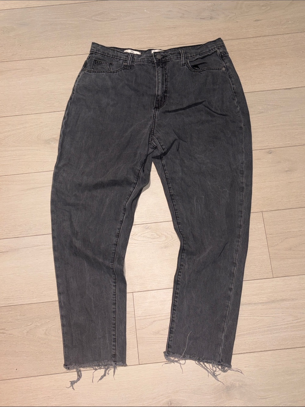 Universal Thread Womans Washed Black Relaxed Jeans